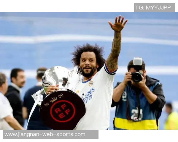 马塞洛自述：左后卫的前锋灵魂与对传奇身份的淡然态度